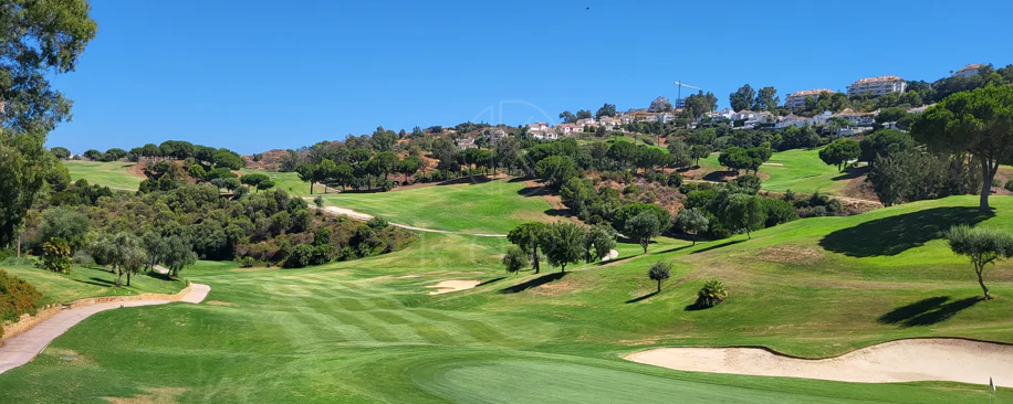 Villa con vistas al mar y montaña en venta en La Reserva de la Cala Golf