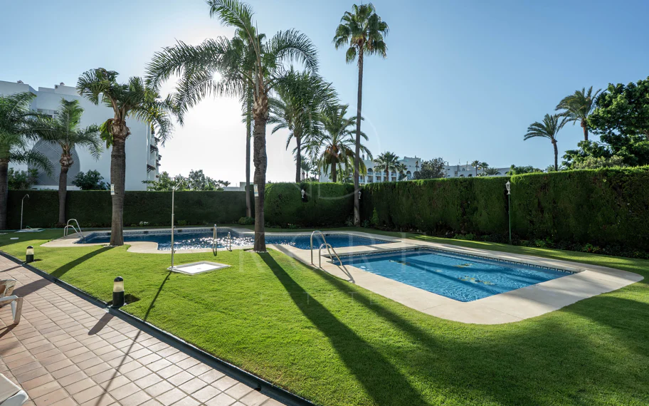 Banús 15 - Ático Dúplex en Alcazaba Gardens, Puerto Banús