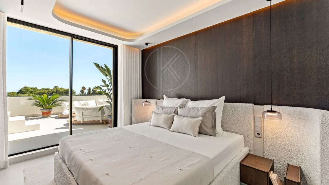 Renovated Luxury Penthouse with Panoramic Sea Views in Sierra Blanca