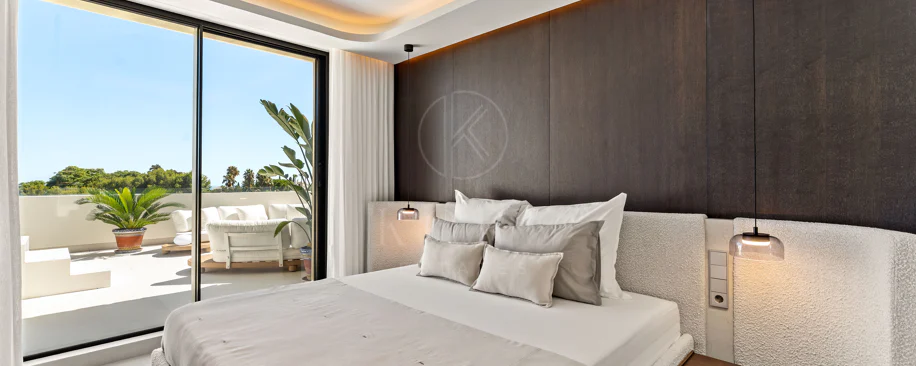 Renovated Luxury Penthouse with Panoramic Sea Views in Sierra Blanca