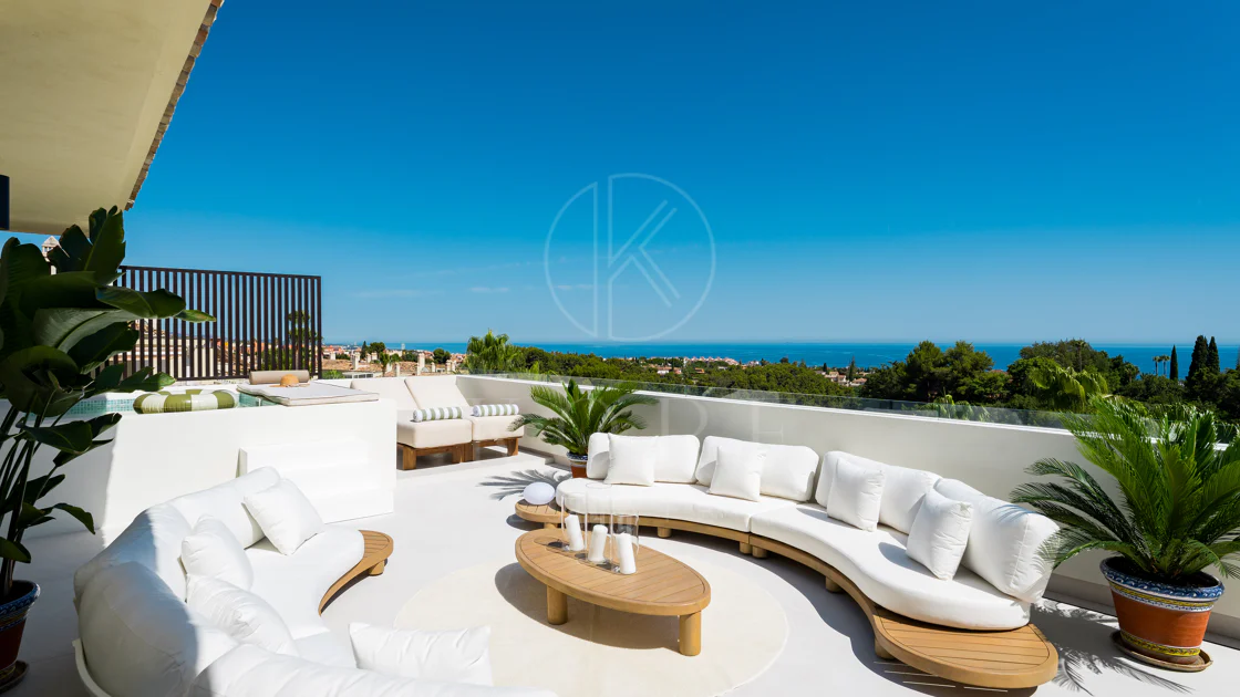 Renovated Luxury Penthouse with Panoramic Sea Views in Sierra Blanca