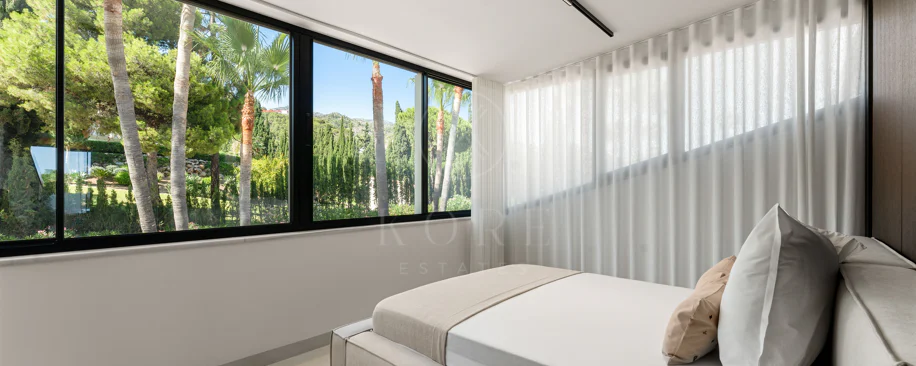 Renovated Luxury Penthouse with Panoramic Sea Views in Sierra Blanca