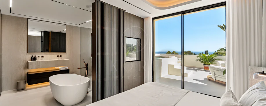 Renovated Luxury Penthouse with Panoramic Sea Views in Sierra Blanca