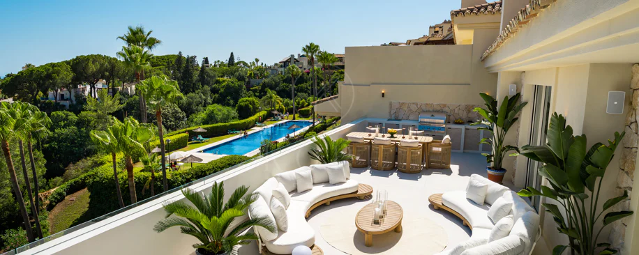Renovated Luxury Penthouse with Panoramic Sea Views in Sierra Blanca