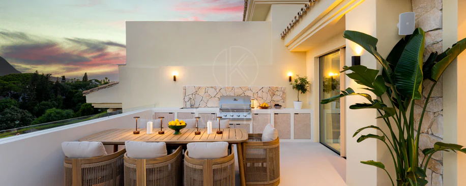 Renovated Luxury Penthouse with Panoramic Sea Views in Sierra Blanca