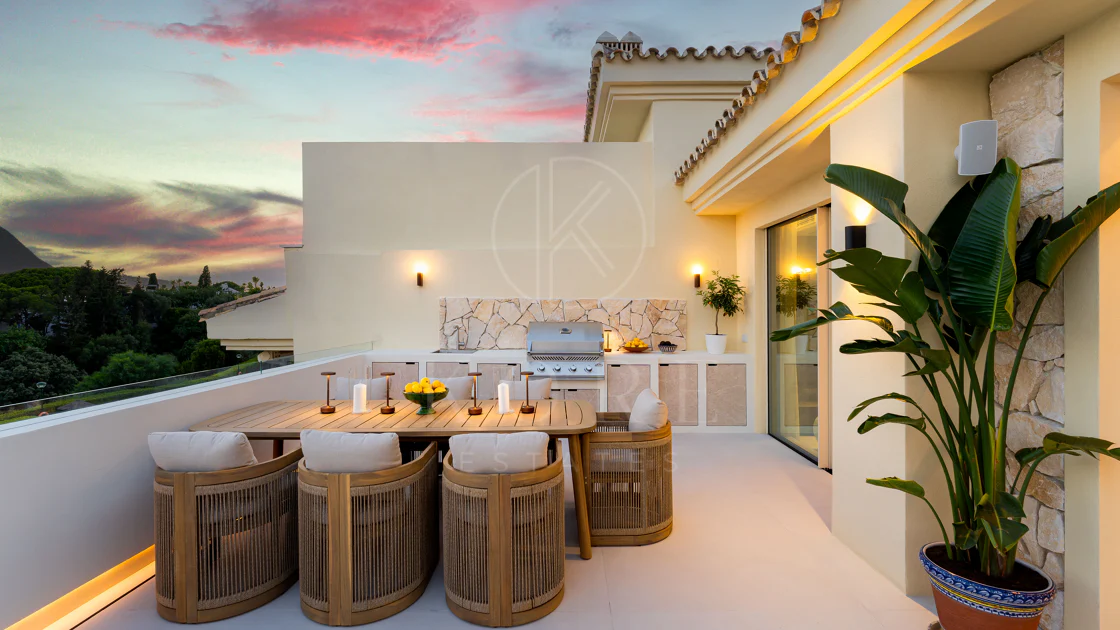 Renovated Luxury Penthouse with Panoramic Sea Views in Sierra Blanca