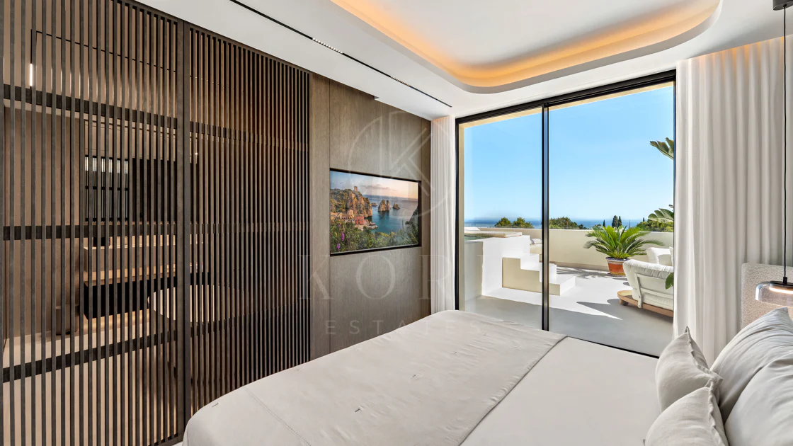 Renovated Luxury Penthouse with Panoramic Sea Views in Sierra Blanca
