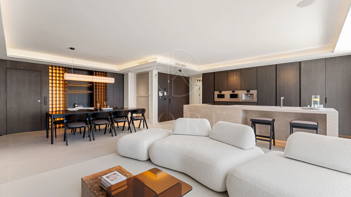 Renovated Luxury Penthouse with Panoramic Sea Views in Sierra Blanca