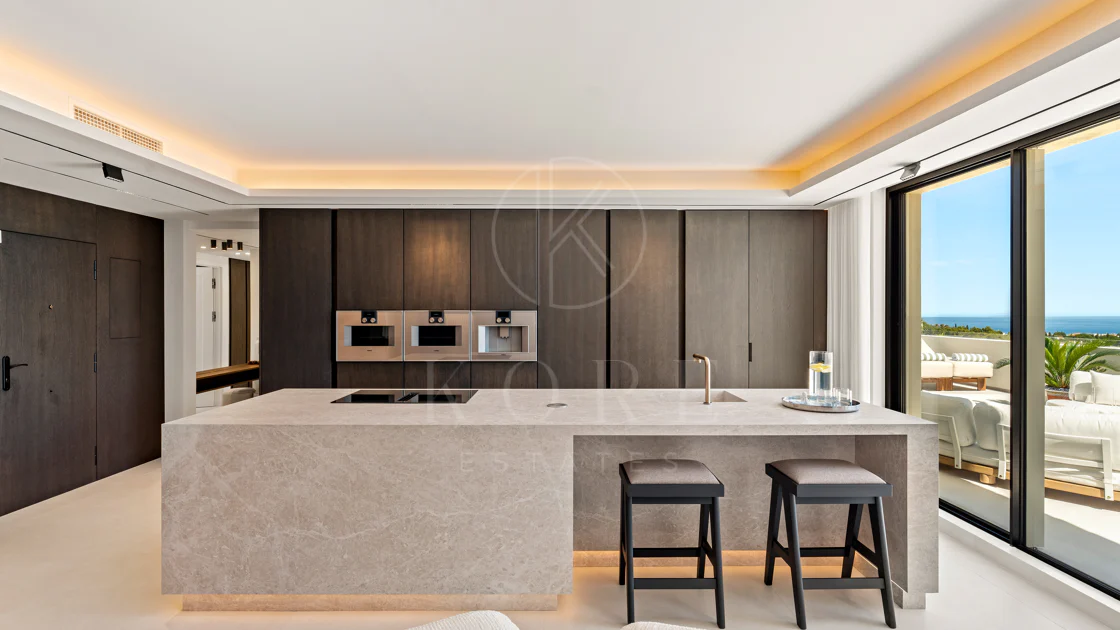 Renovated Luxury Penthouse with Panoramic Sea Views in Sierra Blanca
