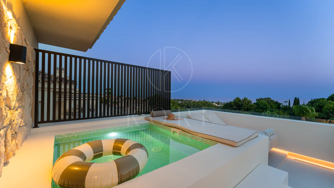 Renovated Luxury Penthouse with Panoramic Sea Views in Sierra Blanca