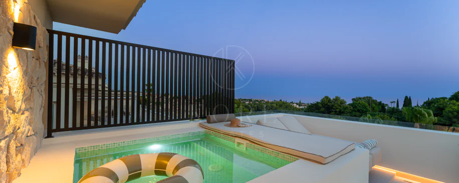 Renovated Luxury Penthouse with Panoramic Sea Views in Sierra Blanca