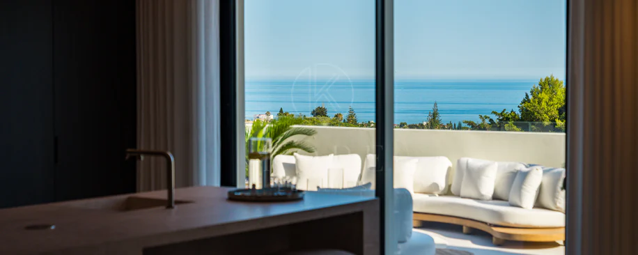 Renovated Luxury Penthouse with Panoramic Sea Views in Sierra Blanca