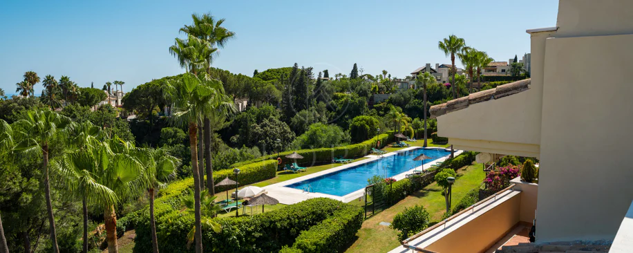 Renovated Luxury Penthouse with Panoramic Sea Views in Sierra Blanca