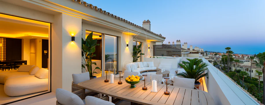 Renovated Luxury Penthouse with Panoramic Sea Views in Sierra Blanca