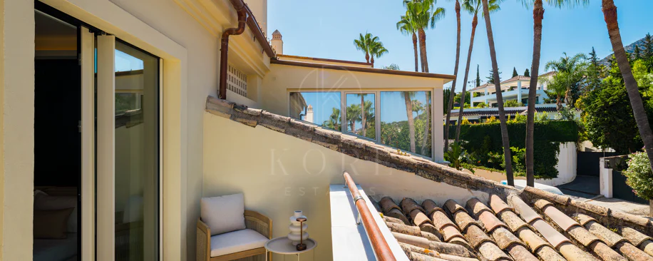 Renovated Luxury Penthouse with Panoramic Sea Views in Sierra Blanca