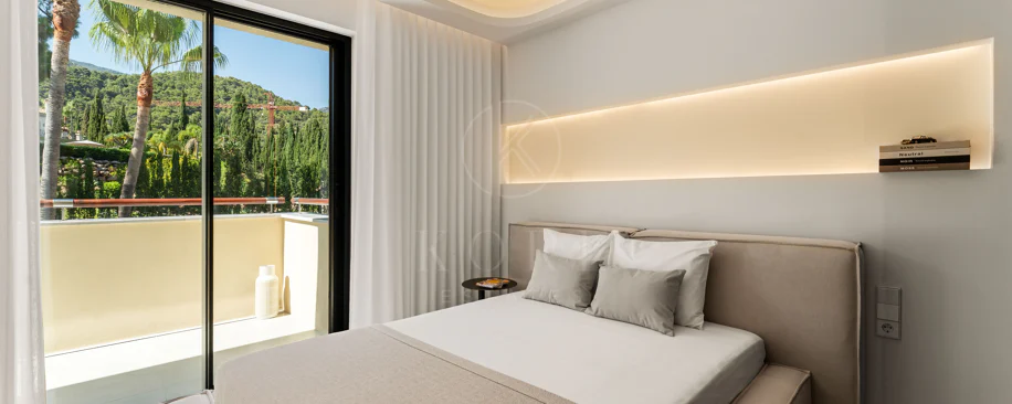 Renovated Luxury Penthouse with Panoramic Sea Views in Sierra Blanca