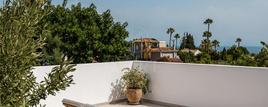 Luxury Renovated Villa with Panoramic Sea Views near Marbella’s Golden Mile