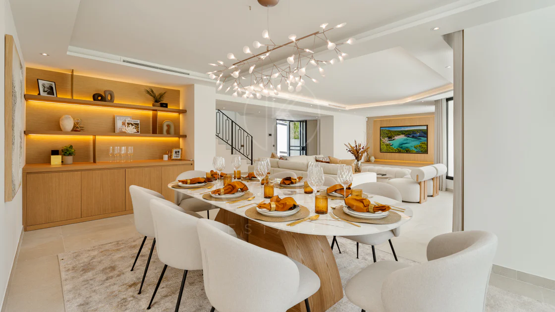 Luxury Renovated Villa with Panoramic Sea Views near Marbella’s Golden Mile