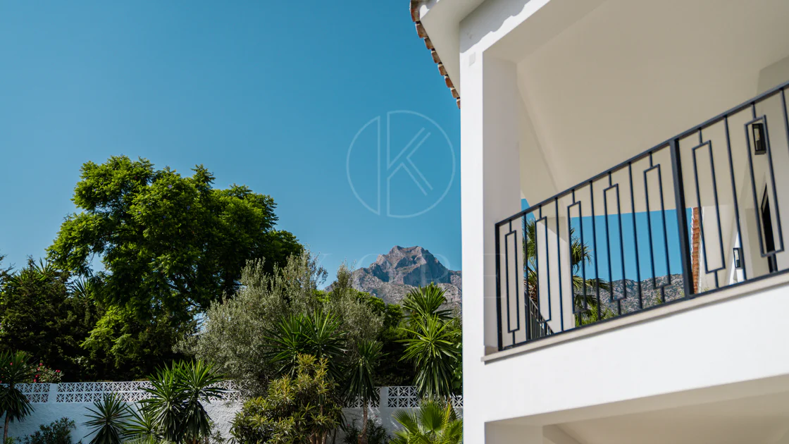 Luxury Renovated Villa with Panoramic Sea Views near Marbella’s Golden Mile
