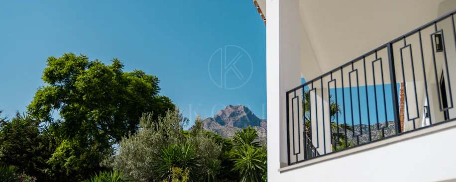 Luxury Renovated Villa with Panoramic Sea Views near Marbella’s Golden Mile
