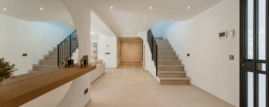 Luxury Renovated Villa with Panoramic Sea Views near Marbella’s Golden Mile