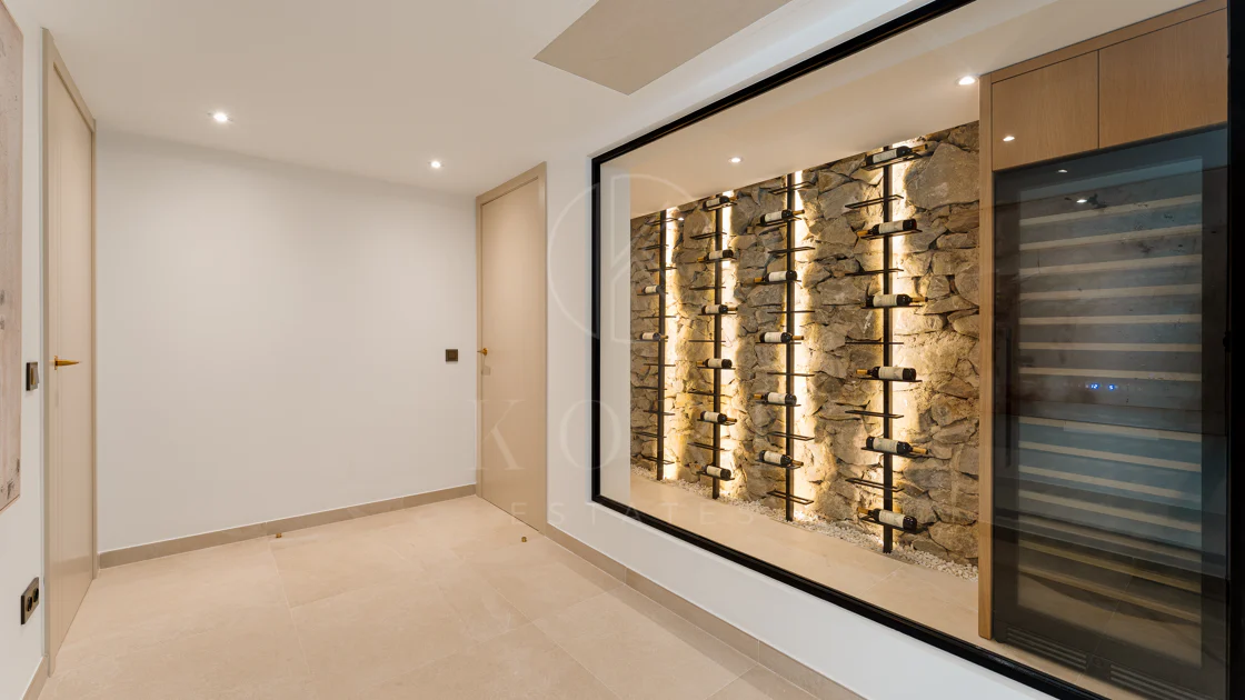 Luxury Renovated Villa with Panoramic Sea Views near Marbella’s Golden Mile