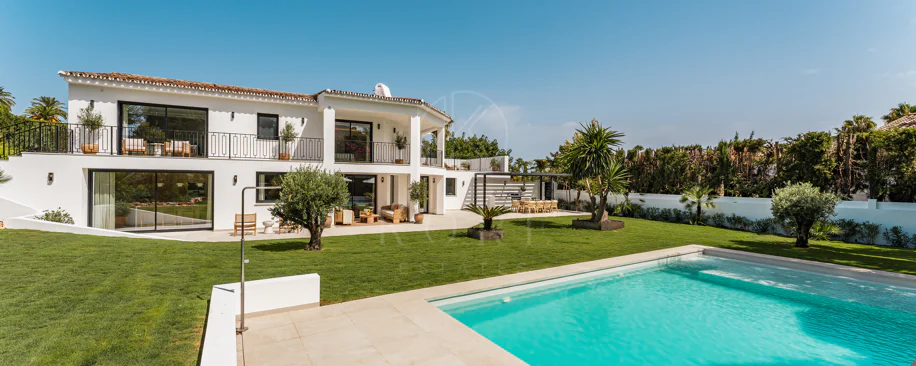 Luxury Renovated Villa with Panoramic Sea Views near Marbella’s Golden Mile