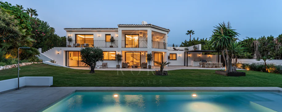 Luxury Renovated Villa with Panoramic Sea Views near Marbella’s Golden Mile