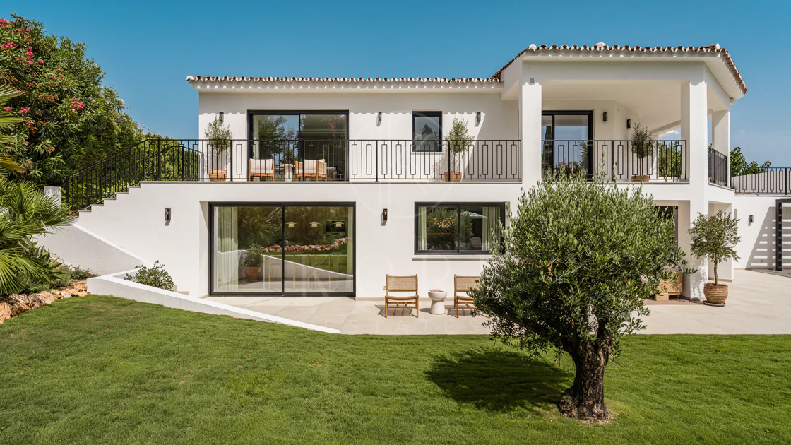 Luxury Renovated Villa with Panoramic Sea Views near Marbella’s Golden Mile