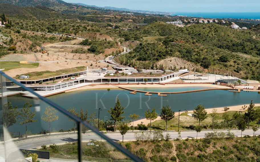 Ático Dúplex de Lujo con Vistas Panorámicas al Mar, Golf y Montañas