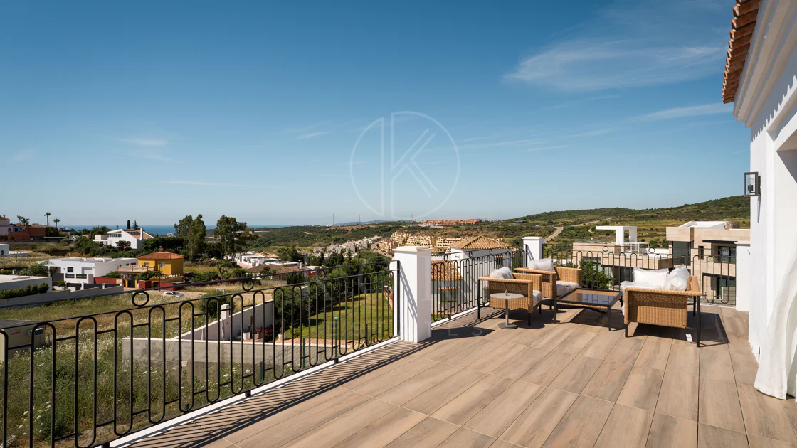 Brand-New 4-Bedroom Modern Villa with Sea Views in Estepona