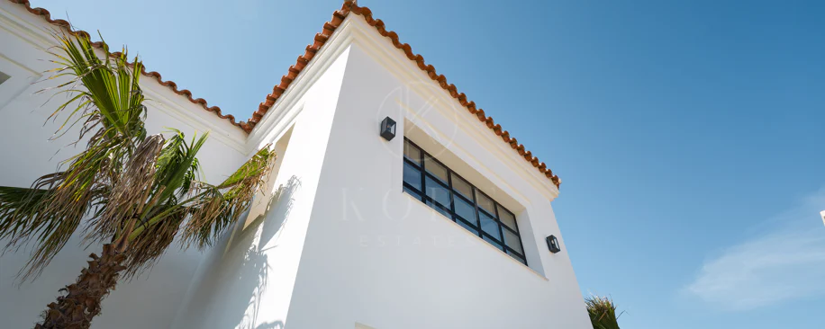 Brand-New 4-Bedroom Modern Villa with Sea Views in Estepona