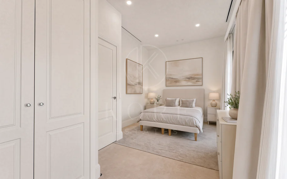 Villa moderna de nueva construcción de 4 habitaciones con vistas al mar en Estepona