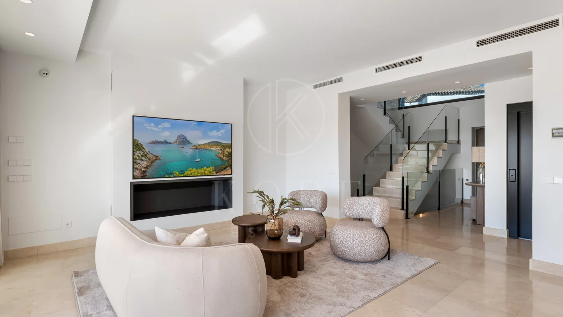 Contemporary Frontline Golf Villa with Panoramic Sea and Mountain Views