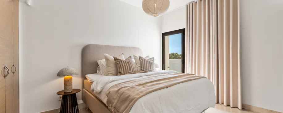 Contemporary Frontline Golf Villa with Panoramic Sea and Mountain Views