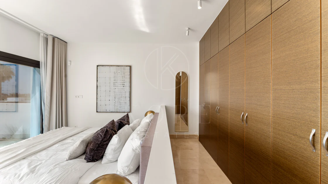 Contemporary Frontline Golf Villa with Panoramic Sea and Mountain Views