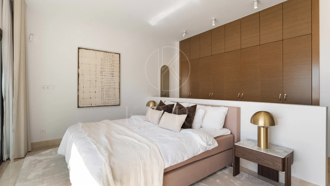 Contemporary Frontline Golf Villa with Panoramic Sea and Mountain Views