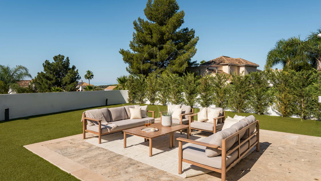 Contemporary Frontline Golf Villa with Panoramic Sea and Mountain Views