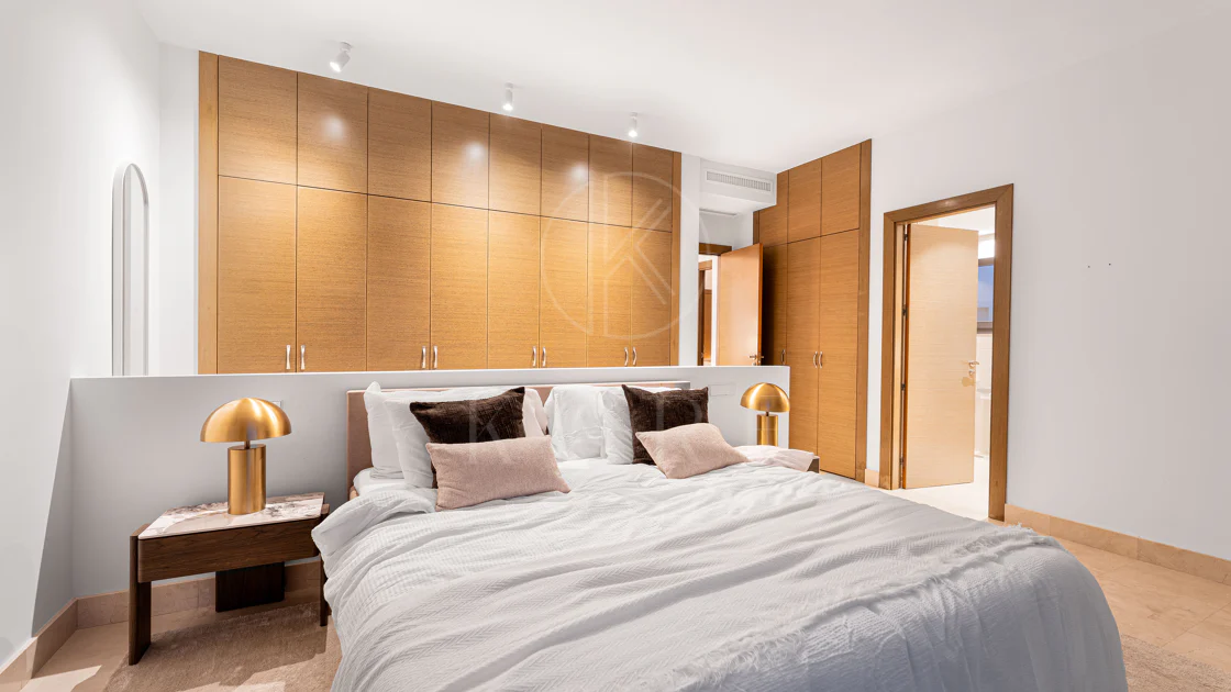 Contemporary Frontline Golf Villa with Panoramic Sea and Mountain Views