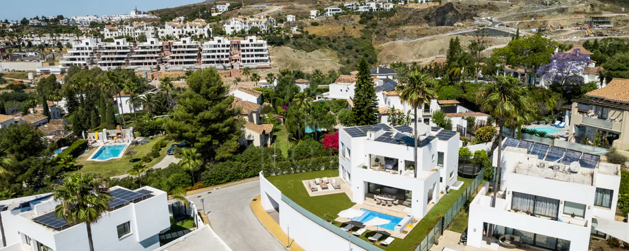 Contemporary Frontline Golf Villa with Panoramic Sea and Mountain Views