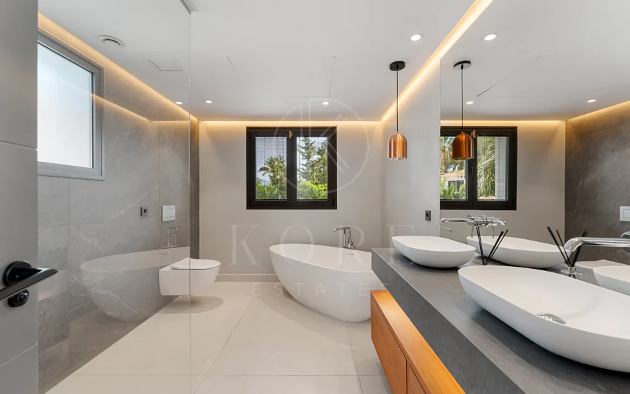 Villa de lujo contemporánea con excepcional vida al aire libre en Las Brisas
