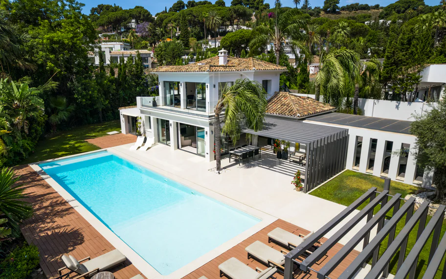Villa de lujo contemporánea con excepcional vida al aire libre en Las Brisas