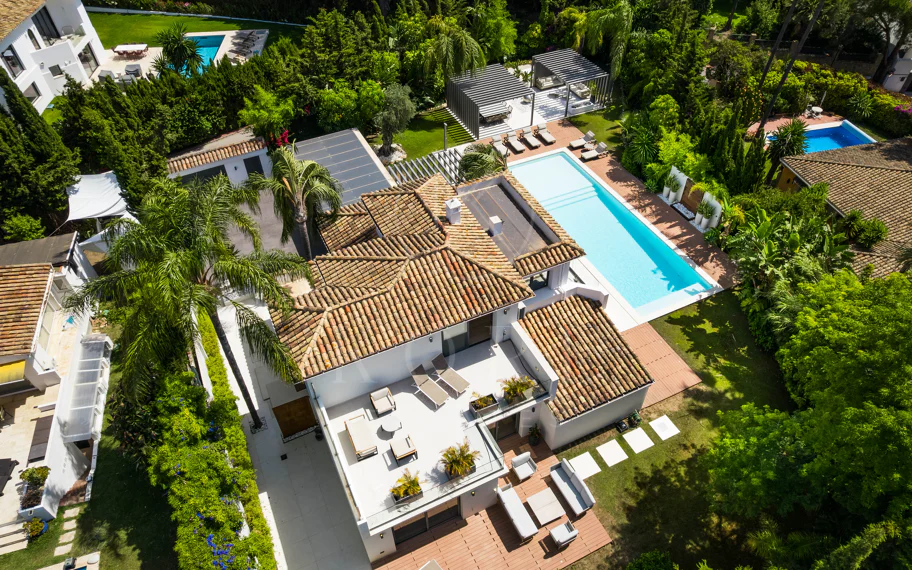 Villa de lujo contemporánea con excepcional vida al aire libre en Las Brisas