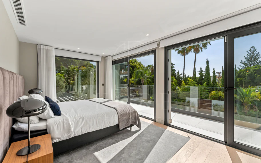 Villa de lujo contemporánea con excepcional vida al aire libre en Las Brisas