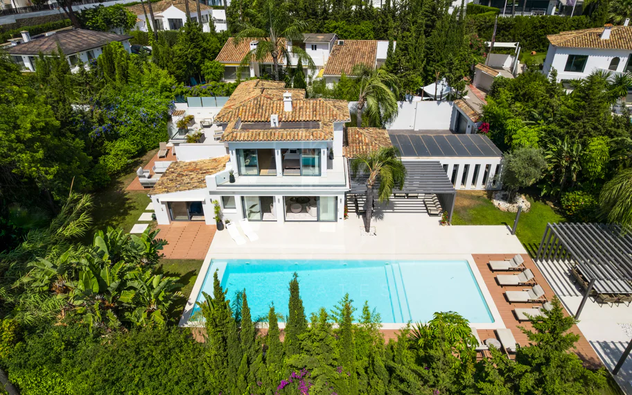 Villa de lujo contemporánea con excepcional vida al aire libre en Las Brisas