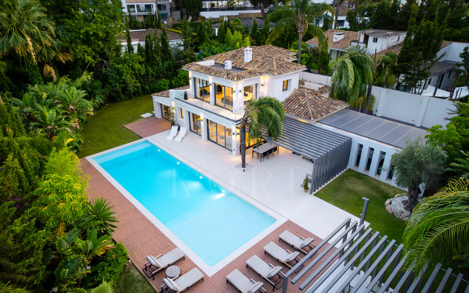 Villa de lujo contemporánea con excepcional vida al aire libre en Las Brisas