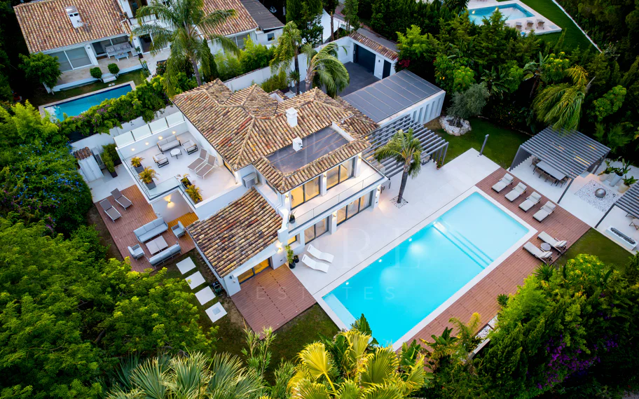 Villa de lujo contemporánea con excepcional vida al aire libre en Las Brisas