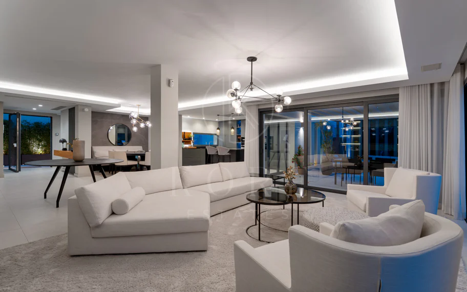 Villa de lujo contemporánea con excepcional vida al aire libre en Las Brisas