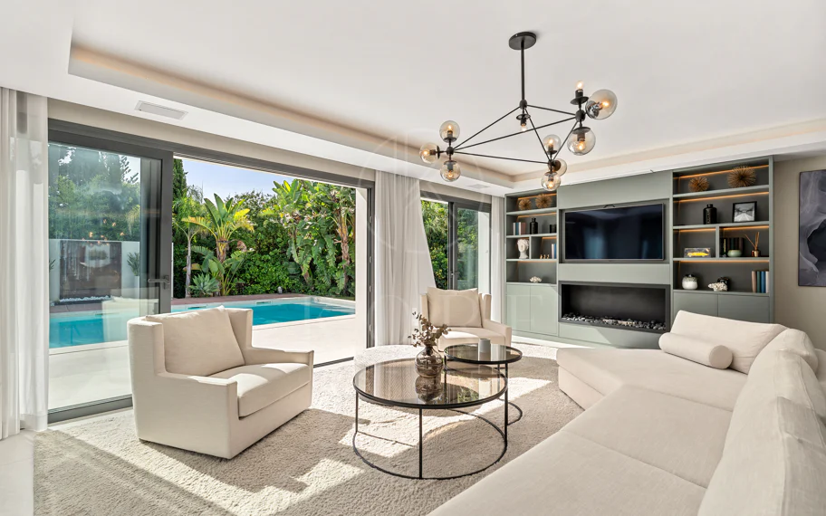 Villa de lujo contemporánea con excepcional vida al aire libre en Las Brisas