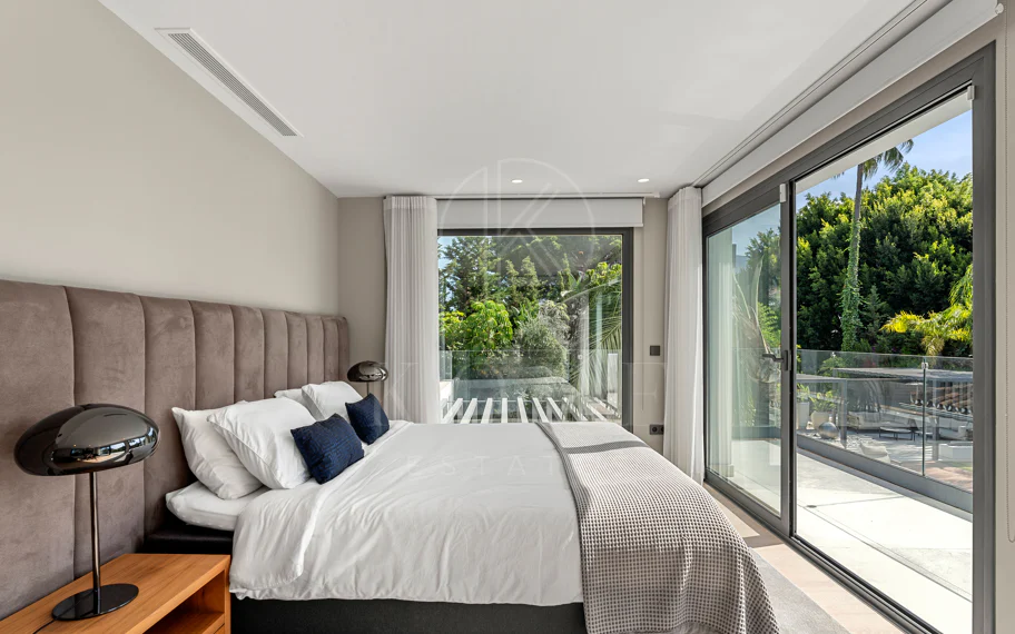 Villa de lujo contemporánea con excepcional vida al aire libre en Las Brisas